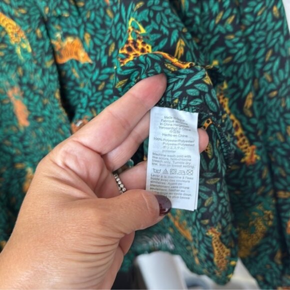J. Crew Jungle Safari Print‎ Novelty Bow Top Blouse/Shirt Sz M Button down Green - Picture 6 of 11